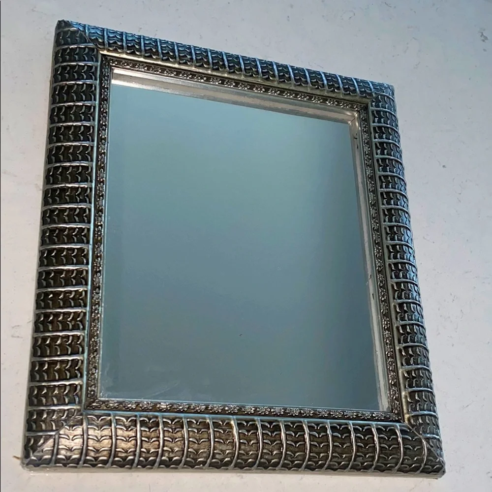 Elegant Silver Wall Mirror12’x10.5in